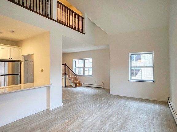 2nd image of 41 Stanwix St #3A