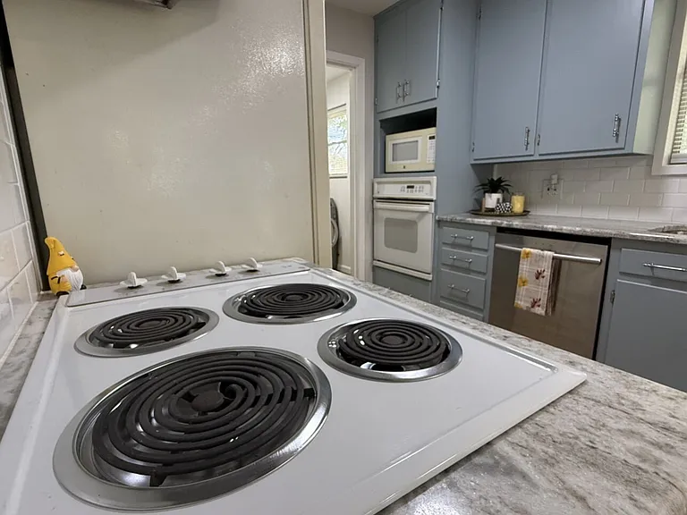 109 Redbud Cir — Photo 12