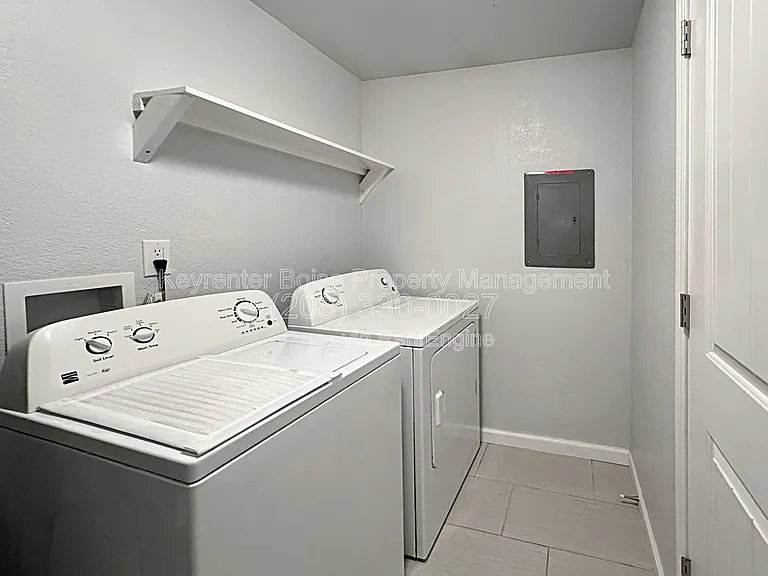 1773 W Victory Rd — Photo 10