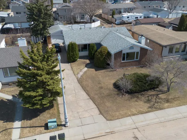 10723 108th Ave, Westlock, AB T7P 1C7