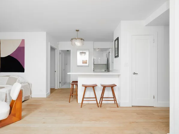 10 West 15th Street image 8 of 18