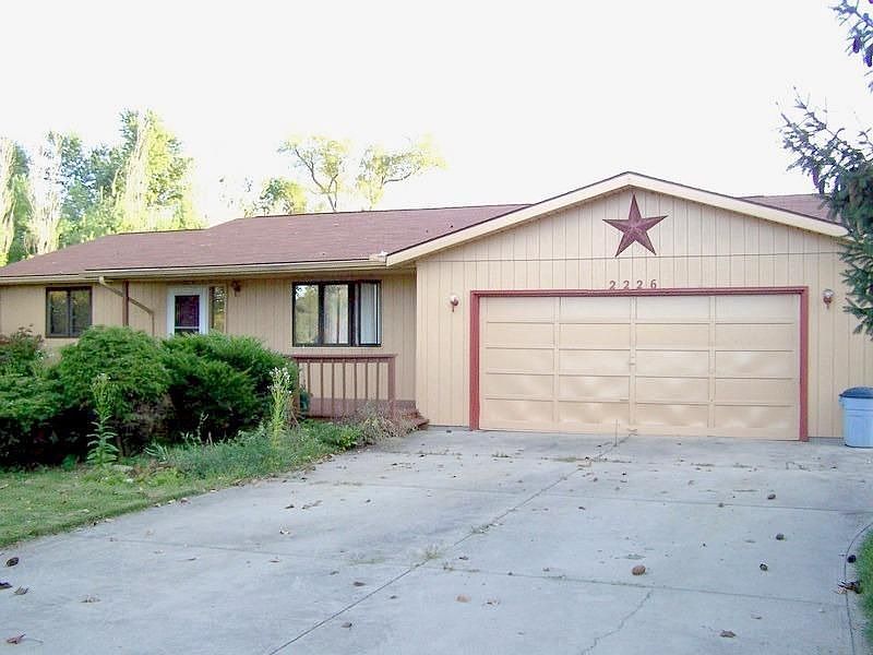 1st image of 2226 Lakewood Dr