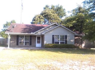 2610 Page Ln, Hinesville, GA 31313