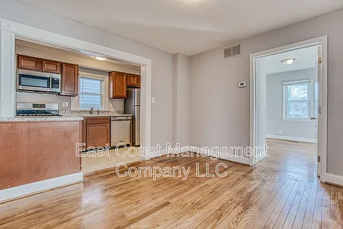 214 Center St Photo 1