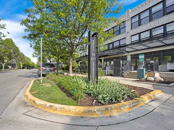 1111 W 15th St Unit 224, Chicago, IL 60608