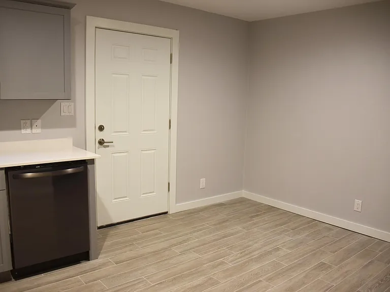 Eat-in kitchen