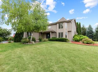 1936 Field Cliffe Dr, Richfield, WI 53076