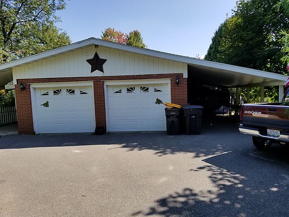 3rd image of 225001 Lakeshore Dr