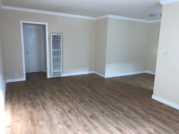 2nd image of 14041 Moorpark St APT 3