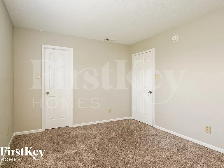 779 Heartland Dr — Photo 12