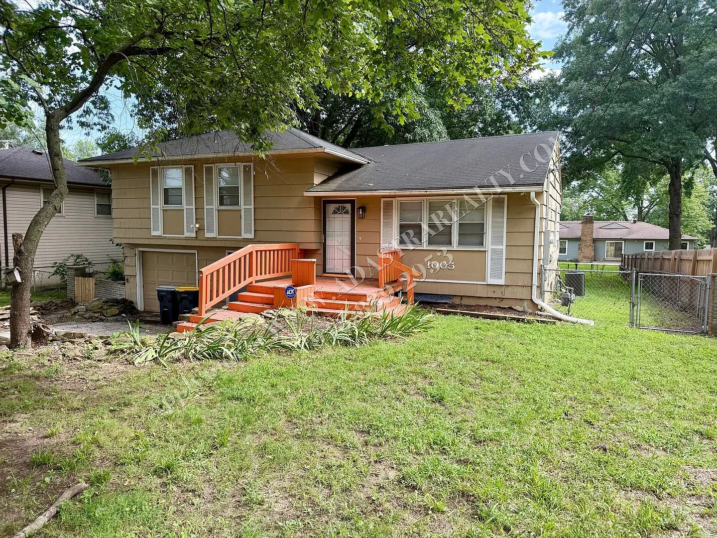 Beautiful 3 Bed Home in KCMO-Available NOW!! — Photo 4