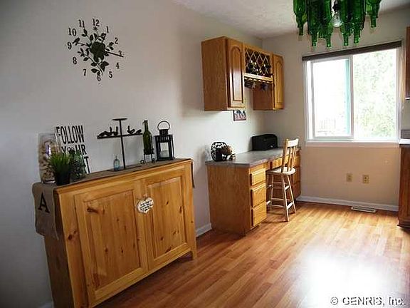 4th image of 123 Woodlands