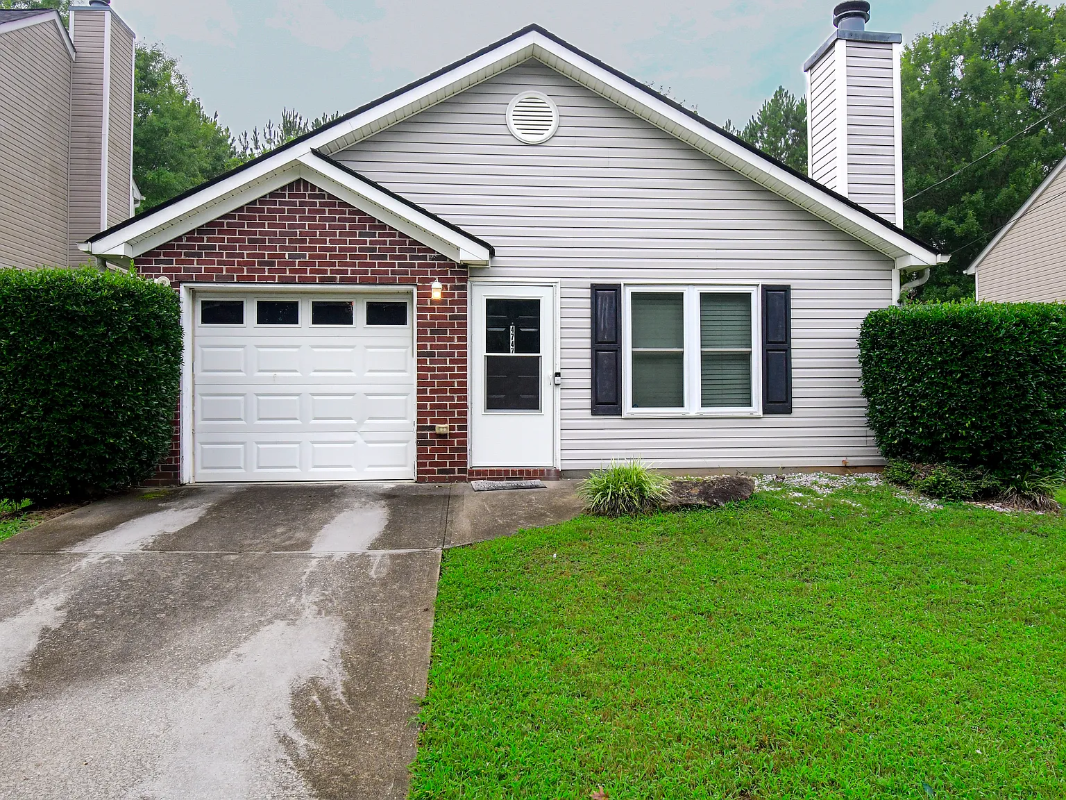 3 bed, 1378 sqft, $2,000 — Photo 3