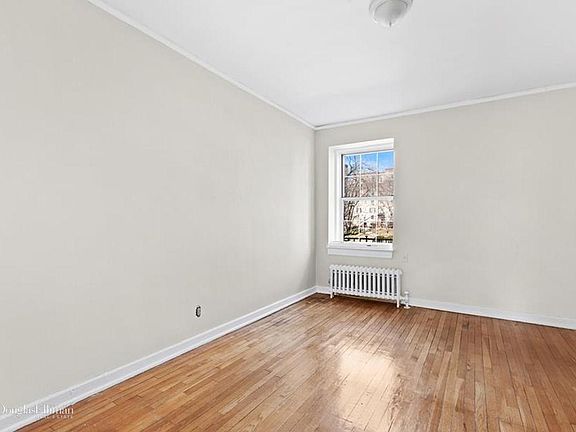 4th image of 54-17 31st Ave APT 2J
