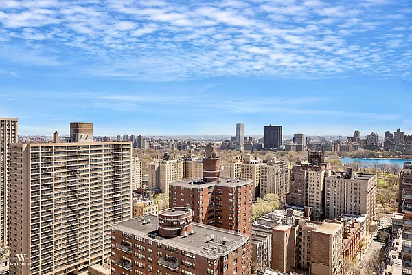 Sold by Warburg | media 7