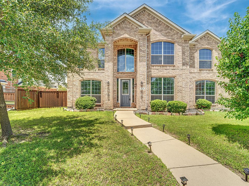 1st image of 615 Lone Ridge Way