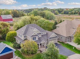 1711 Deephaven Dr, Woodbury, MN 55129