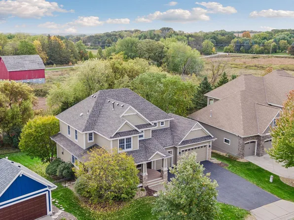 1711 Deephaven Dr, Woodbury, MN 55129