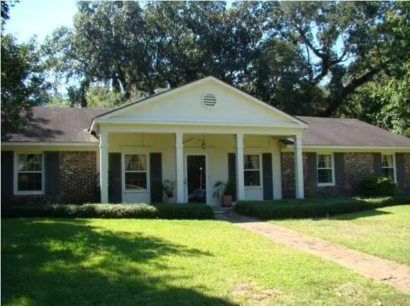 285 Wingfield Dr, Mobile, AL 36607