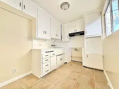 1st image of 135 N Hillcrest Blvd APT 3