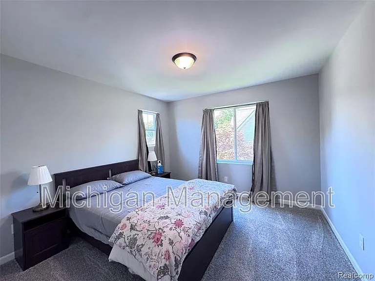 6149 Woodridge Ln — Photo 15