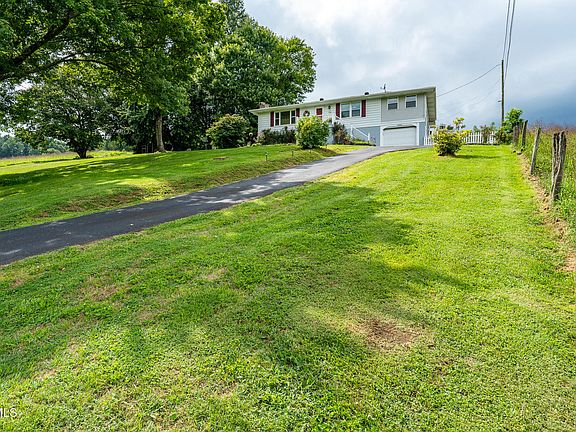 2nd image of 8589 Reedy Creek Rd