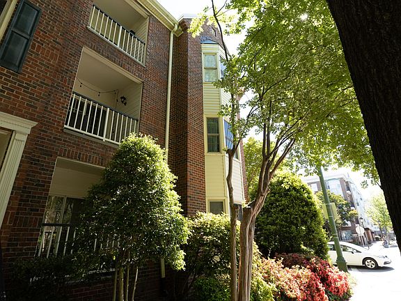 2nd image of 230 College Pl APT 225