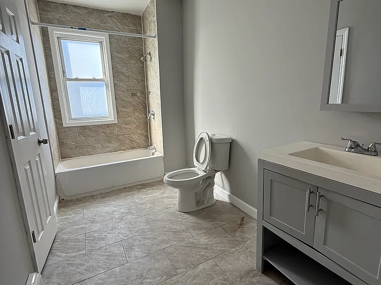 905 S 16th St #2L — Photo 4