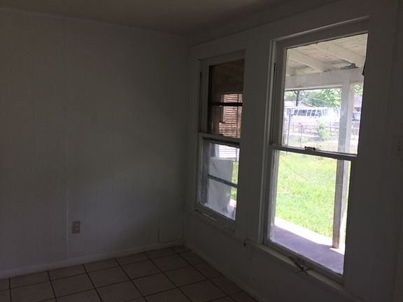 4th image of 818 W Theo Ave #E