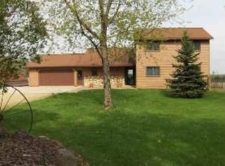 5666 Alpine Rd, Brooklyn, WI 53521