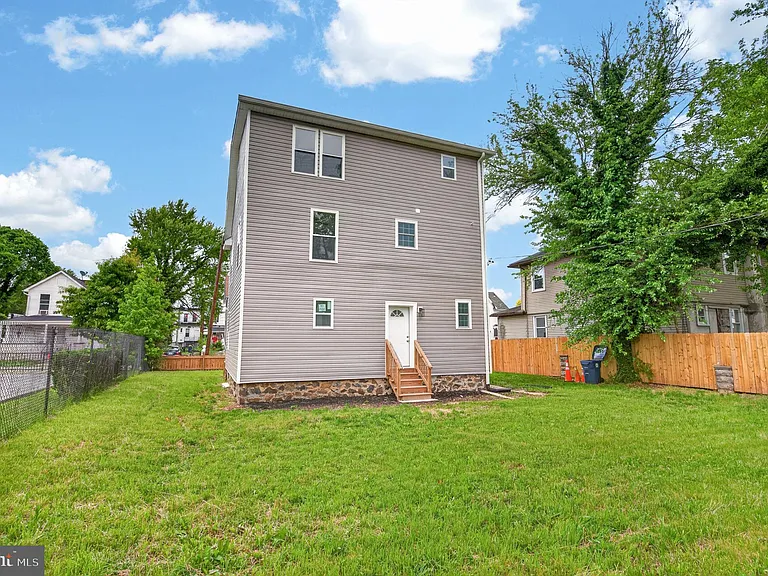 5306 Ethelbert Ave — Photo 37