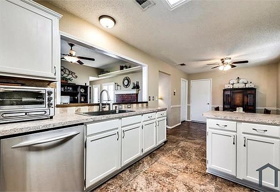 4th image of 1312 Greenfield Dr