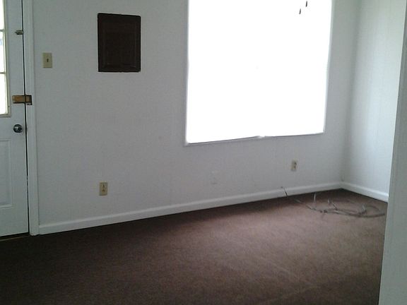 5th image of 632 S Vine St