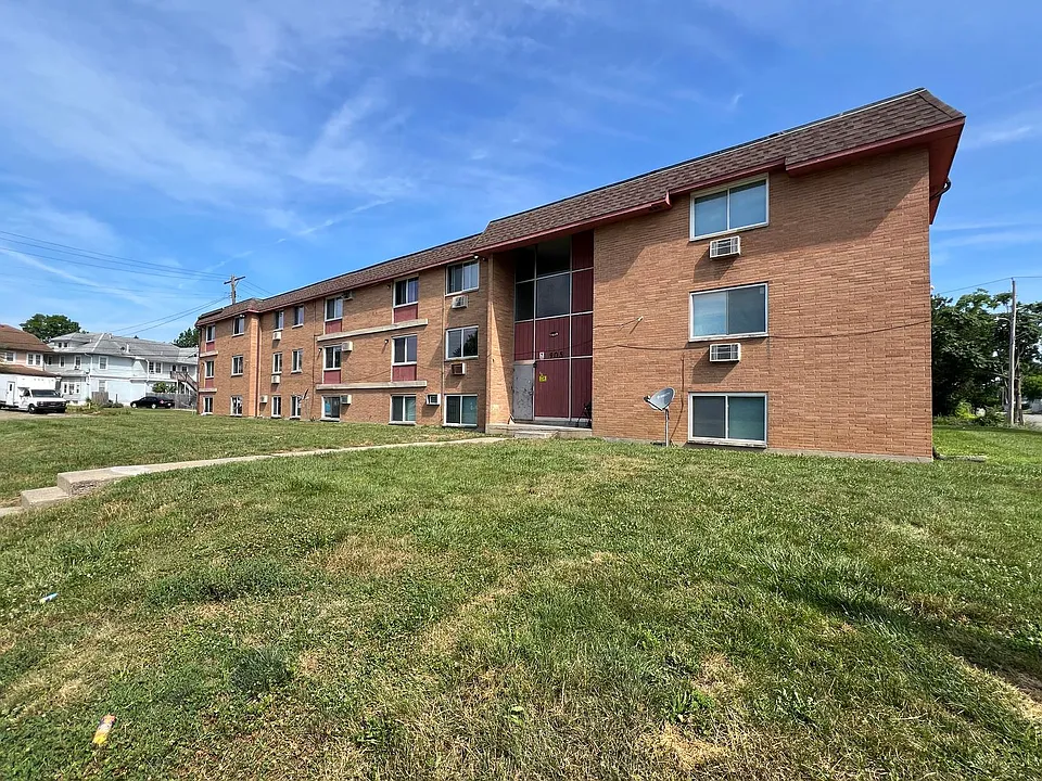 905 Neal Ave