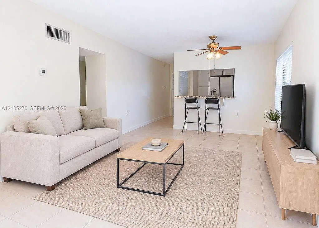 Pine Grove Condo — Photo 4
