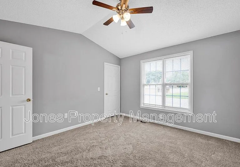 500 Jackson Park Rd #12 — Photo 27