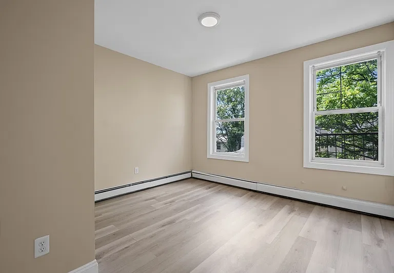 144 Inslee Pl #3R — Photo 7