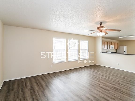4th image of 1452 Laurel Hall Ln