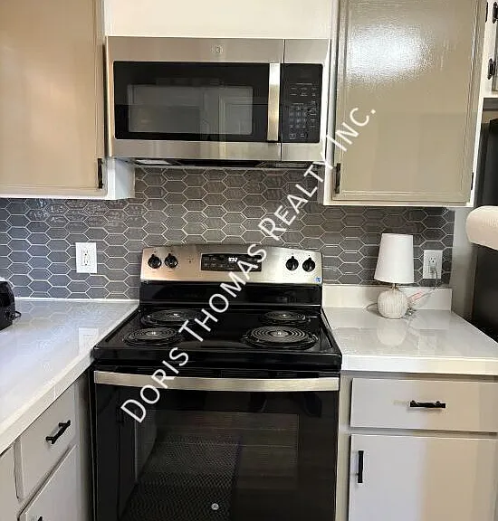5350 Laroche Ave #3 — Photo 4