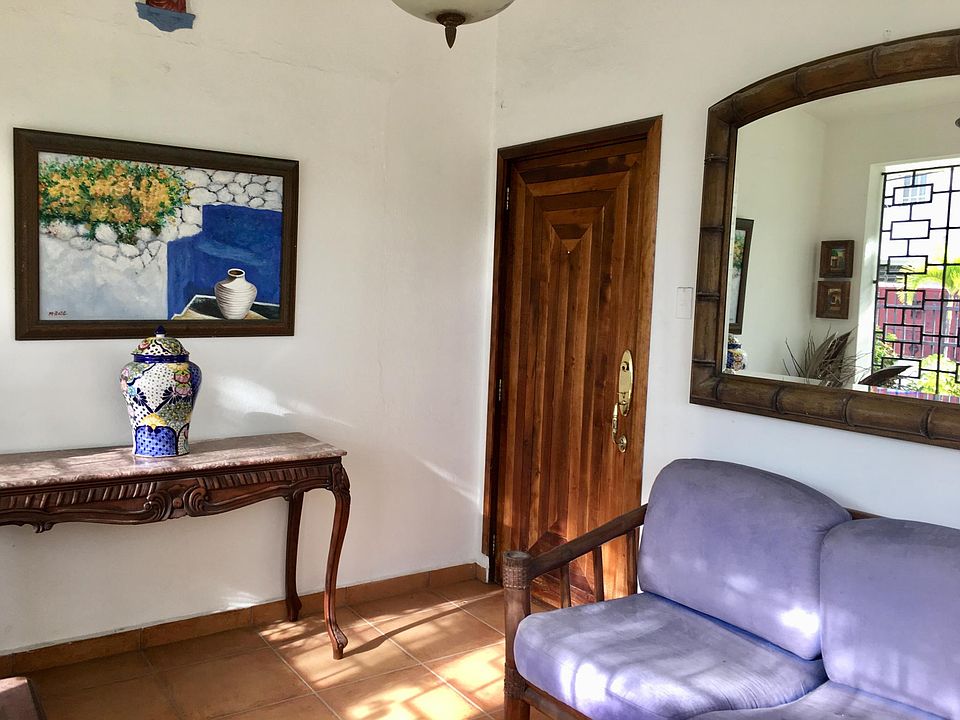 2nd image of 17 Calle Yardley Pl