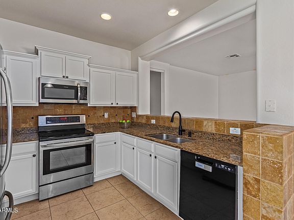 5th image of 43525 W MARICOPA Avenue