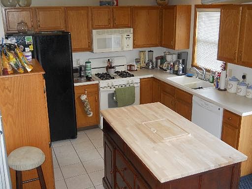 3rd image of 2112 Valencia Dr