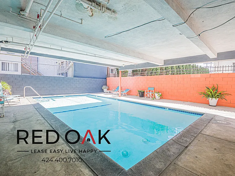 5128 De Longpre Ave #16 — Photo 4
