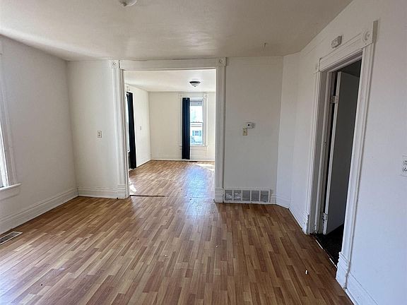 2nd image of 618 6th Ave