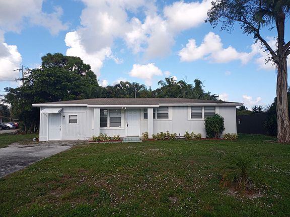 3rd image of 3115 Prince Dr