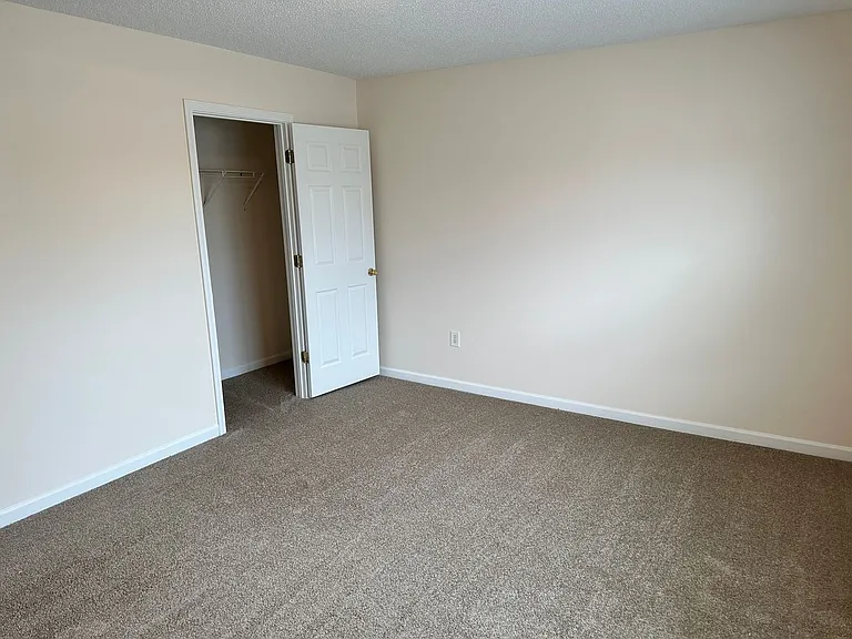 9019 Meadowmont View Dr — Photo 6