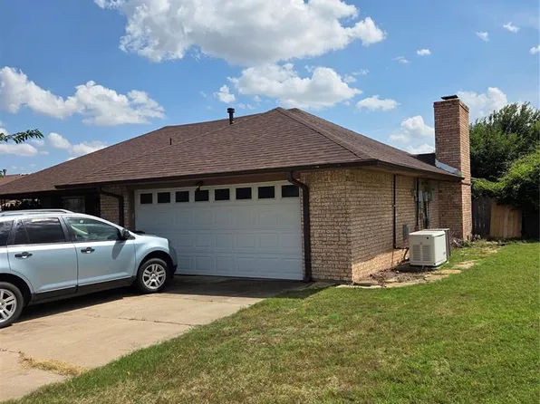 6208 NW Chestnut Ln, Lawton, OK 73505