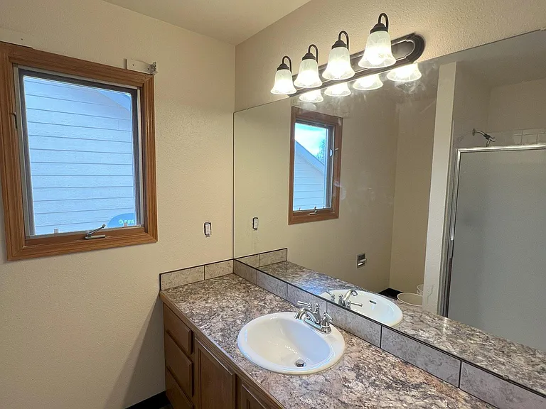 554 Dennison Ave — Photo 11