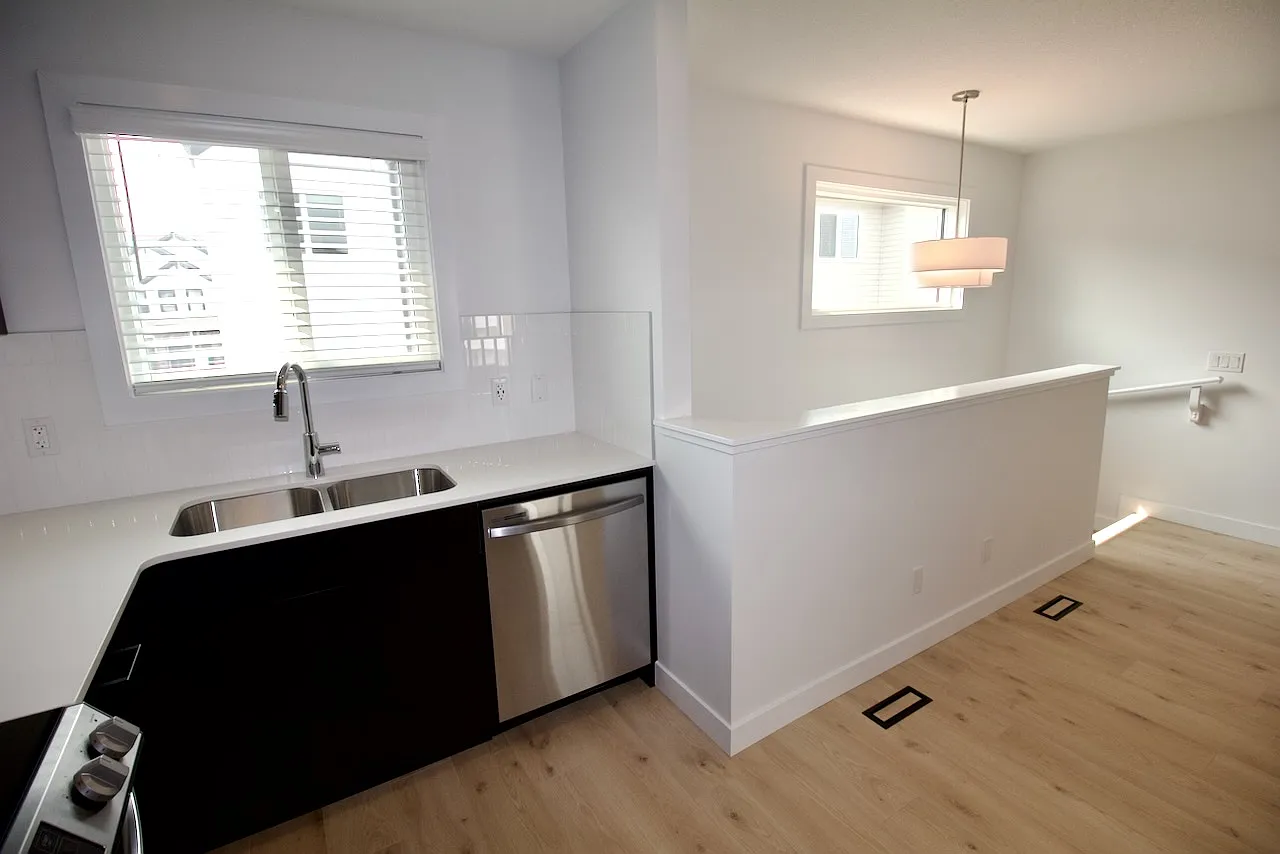 Chappelle 1 Bed 1 Bath Garage Suite SW Edmonton — Photo 4