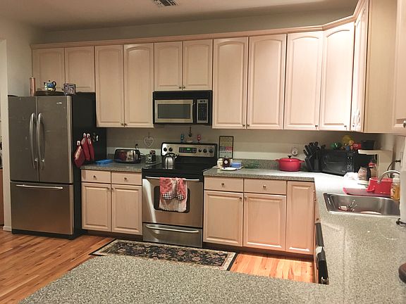 4th image of 31 Greenhaven Dr